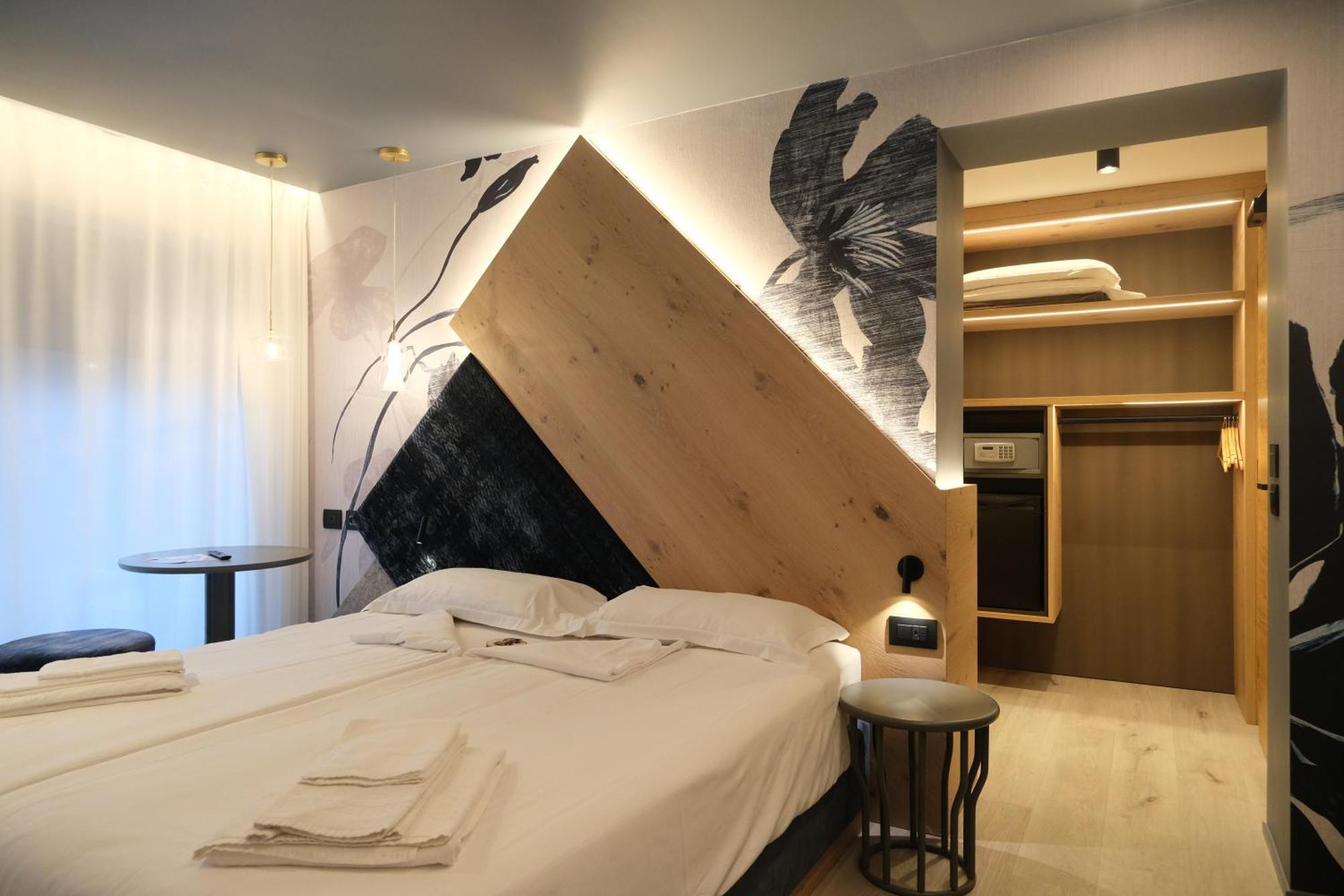 Flos Hotel モエナ エクステリア 写真